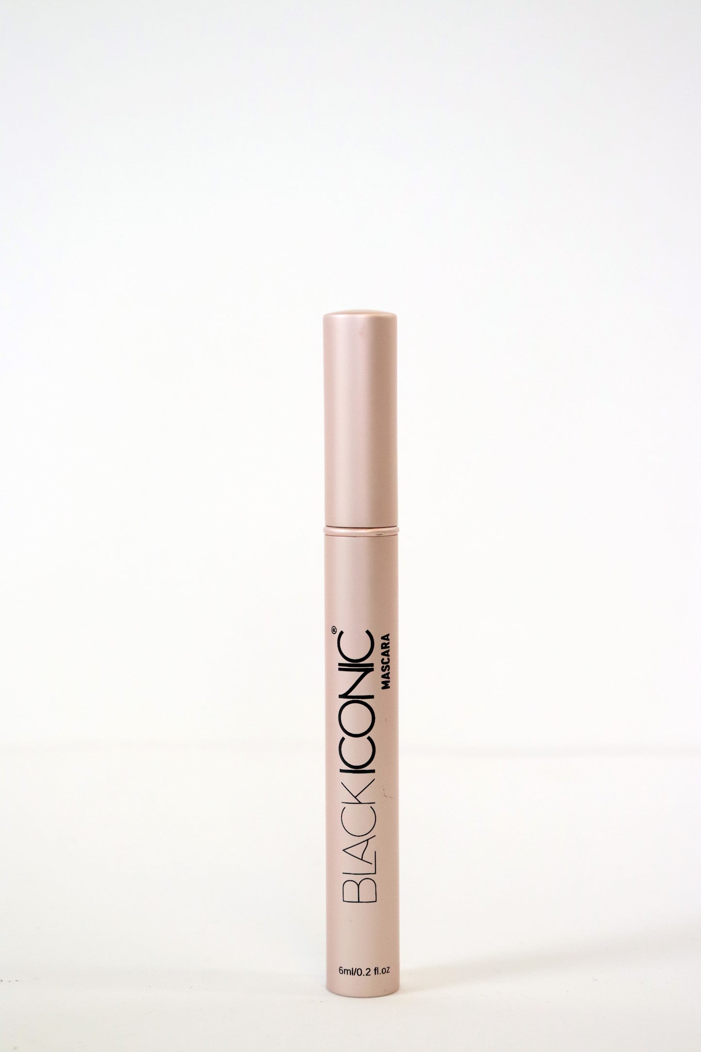 BLACK ICONIC MASCARA - Máscara Waterproof con Sérum de Crecimiento 6mL