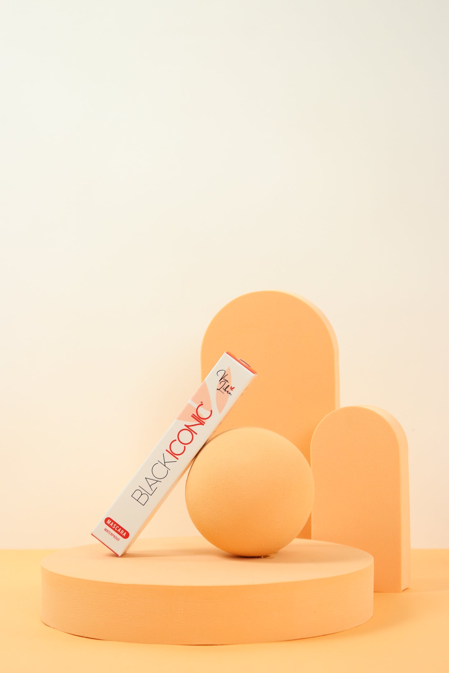 BLACK ICONIC MASCARA